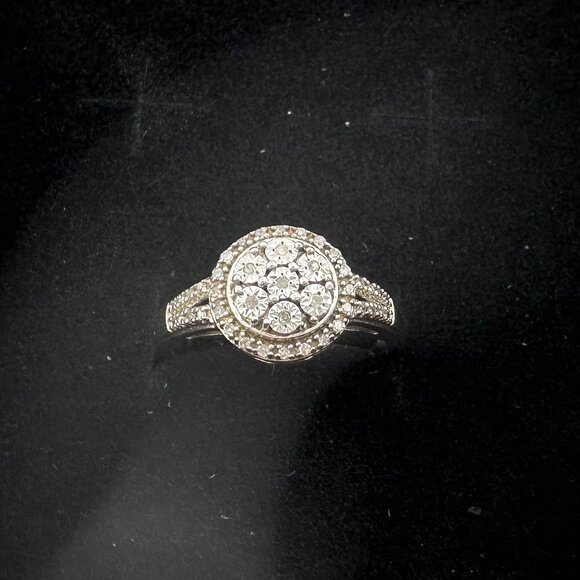 Pretty Round Natural Diamond Ring Size 7 - Picture 12 of 12